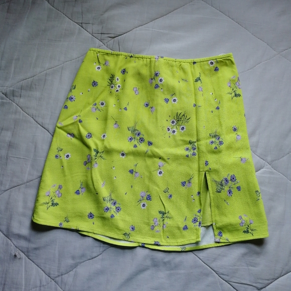 SUNDAY BEST Tatiana Skirt Pear Green Purple Taupe Floral Mini Size 4 Aritzia - Picture 2 of 15